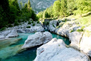 kloof van Soca rivier in Slovenië; foto Han Vroon