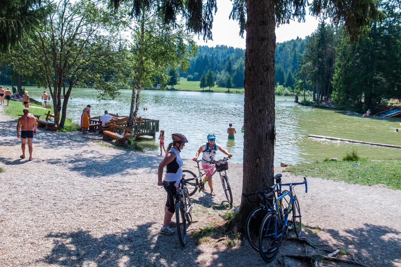 fietsen, bled lake, bron M. Koghee, MijnSlovenie